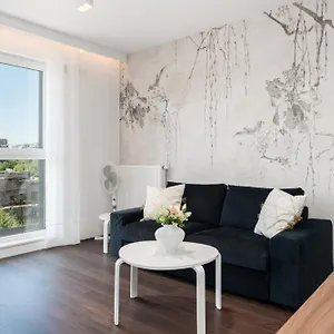 Stylish & Comfy Garbary With Parking By Renters Apartament