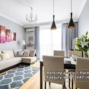 https://sunset-joli-bord-apartment.warsawhotelspoland.com